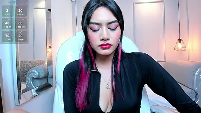 AzuraKindong online show from February 8, 2025, 9:25 pm