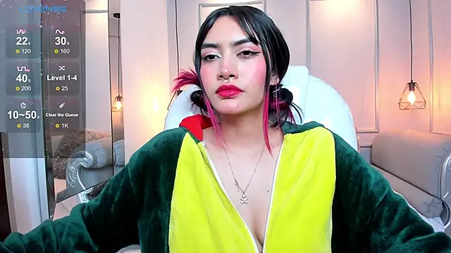 AzuraKindong online show from February 10, 2025, 10:30 pm