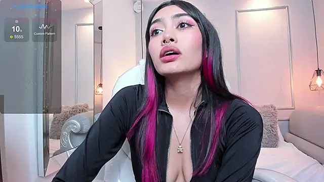 AzuraKindong online show from February 18, 2025, 2:05 am