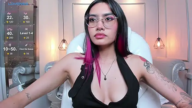 AzuraKindong online show from March 3, 2025, 10:20 pm