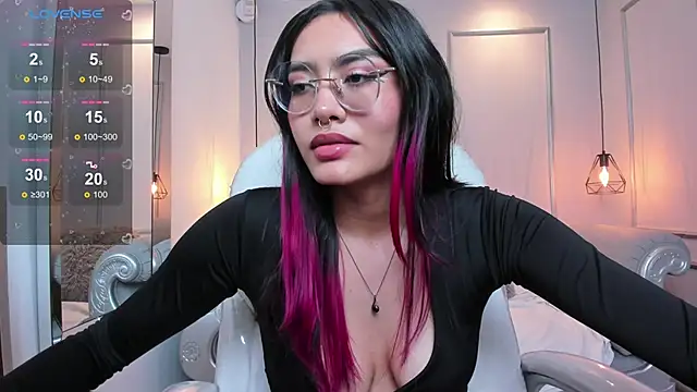 AzuraKindong online show from March 6, 2025, 1:27 am