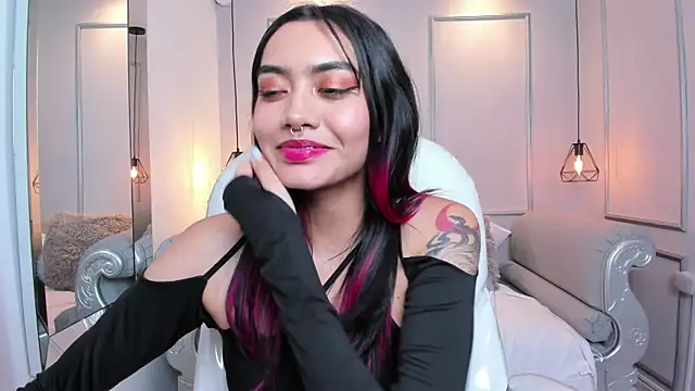 AzuraKindong online show from March 19, 2025, 1:43 am