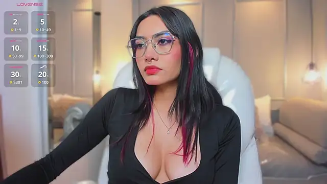 AzuraKindong online show from February 3, 2026, 7:19 pm