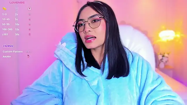 AzuraKindong online show from April 21, 2026, 1:42 am