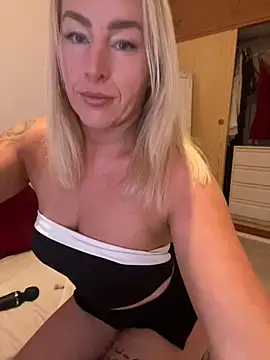 ChristyAdair online show from December 13, 2024, 3:54 pm