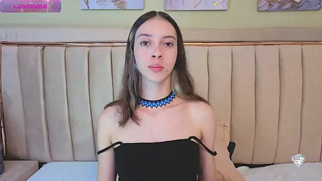 sophiia grey 1 online show from October 25, 2025, 10:15 pm