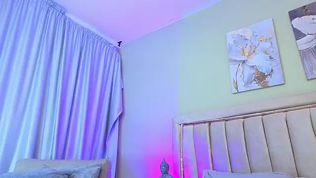 sophiia grey 1 online show from March 26, 2026, 9:09 pm