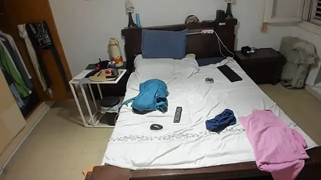 CTPuIITu3 online show from October 9, 2025, 8:07 pm