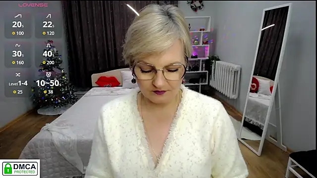 BlondeBrilliant7 online show from December 5, 2025, 9:18 am