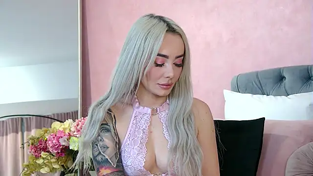 FrancescaMcGray online show from November 11, 2025, 8:36 am