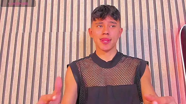 Snapshot of Angel_esteban_fx chatting on June 2, 2026, 8:33 pm Angel esteban fx online show from June 2, 2026, 8:33 pm
