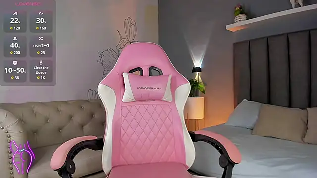 atenea jones online show from November 11, 2025, 7:47 pm