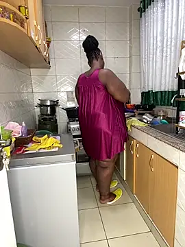 MsWhiteChocolatte online show from January 3, 2025, 1:47 pm