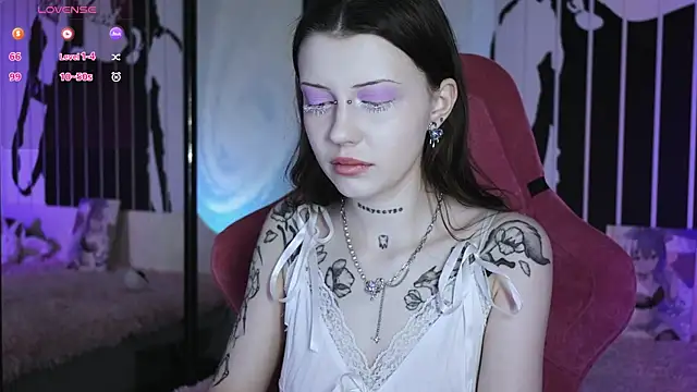 prettybones online show from February 25, 2025, 10:07 pm