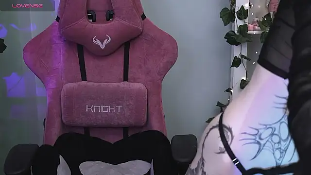 prettybones online show from March 19, 2026, 2:04 am