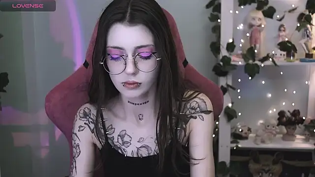 Snapshot of prettybones chatting on July 8, 2026, 10:36 pm prettybones online show from July 8, 2026, 10:36 pm