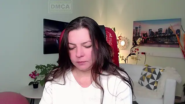 Lily flower7 online show from November 21, 2025, 4:44 am