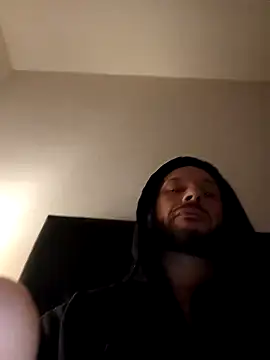 Guitccch online show from April 4, 2026, 8:17 pm