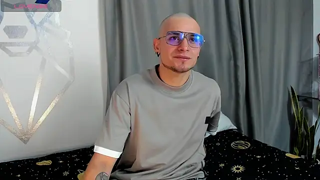 Aron-santoro online show from December 24, 2024, 11:55 pm