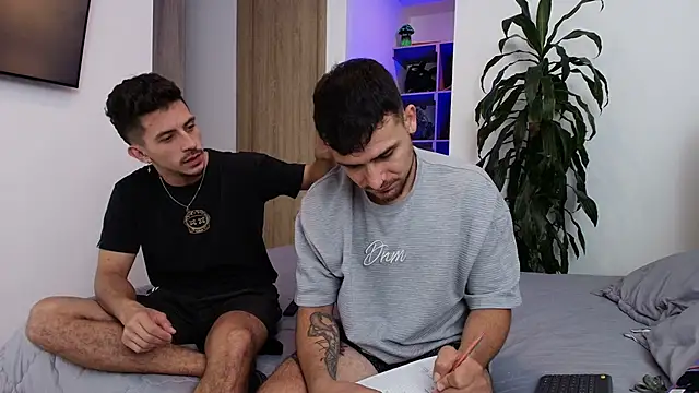 Aron-santoro online show from April 22, 2026, 12:35 am