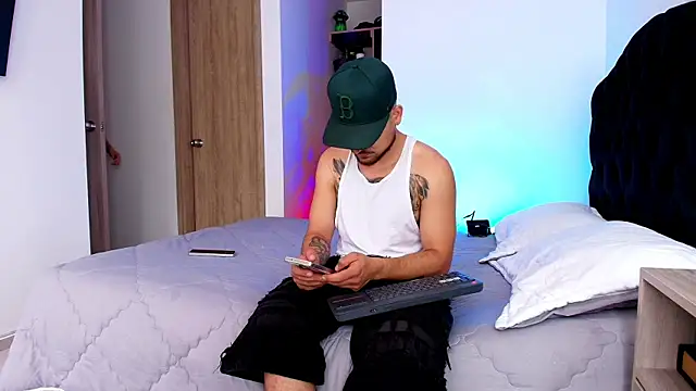 Aron-santoro online show from July 9, 2026, 4:33 pm