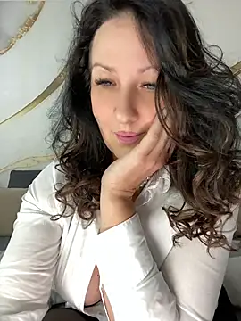 Snapshot of Katie-n chatting on July 25, 2026, 4:21 am Katie-n online show from July 25, 2026, 4:21 am