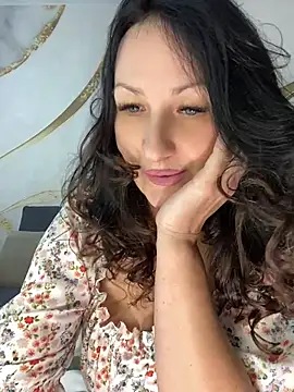 Snapshot of Katie-n chatting on July 27, 2026, 6:20 am Katie-n online show from July 27, 2026, 6:20 am