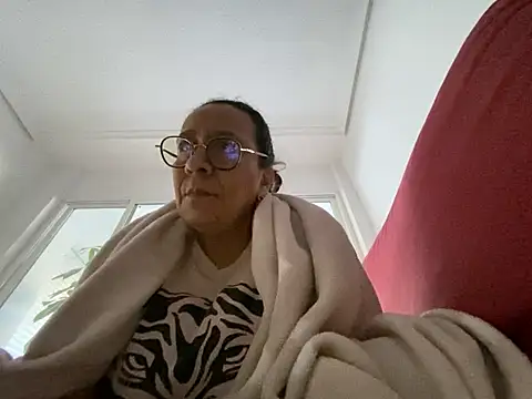 Snapshot of sweeviolet chatting on January 18, 2025, 8:31 am sweeviolet online show from January 18, 2025, 8:31 am