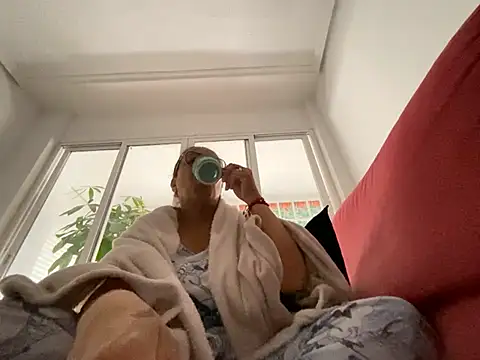 Snapshot of sweeviolet chatting on March 2, 2025, 9:42 am sweeviolet online show from March 2, 2025, 9:42 am