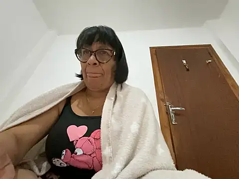 sweeviolet online show from April 23, 2026, 6:36 am