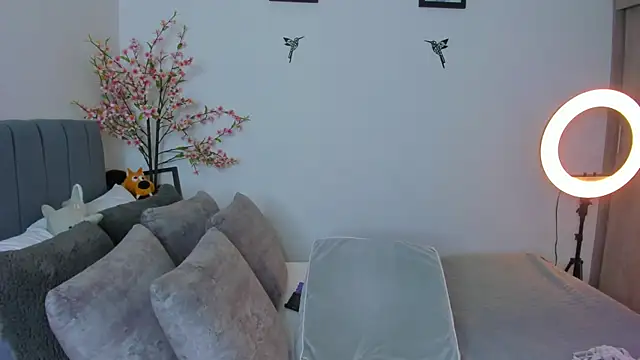 im sarah34 online show from March 12, 2025, 8:08 am