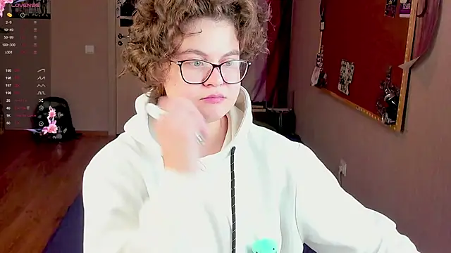 Sashy Way online show from December 7, 2024, 11:01 pm