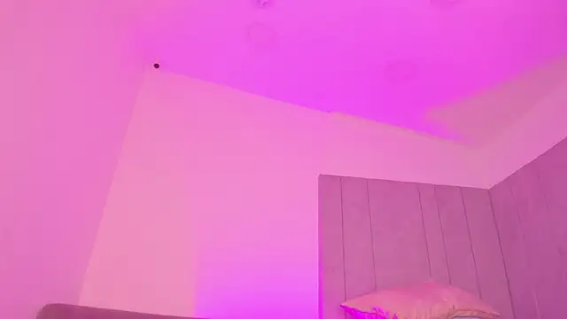 kaylarossi online show from February 4, 2025, 7:00 pm