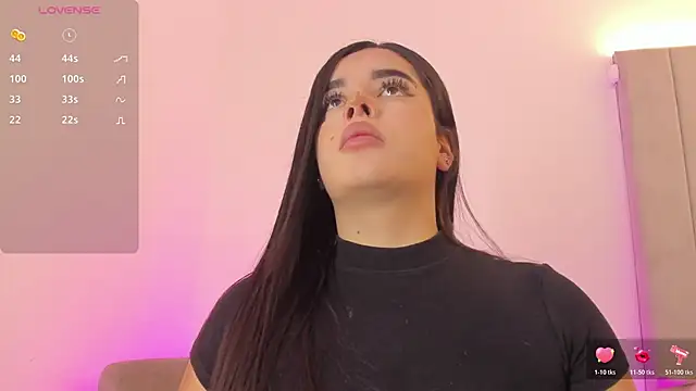 kaylarossi online show from November 18, 2025, 6:45 pm