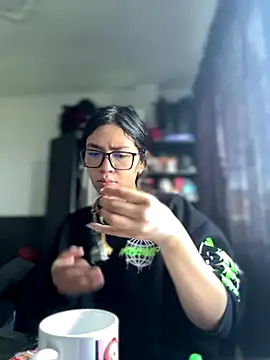 Mila Morgan online show from November 28, 2025, 2:53 pm