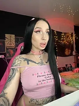 Molly  Moon online show from December 10, 2024, 5:39 am