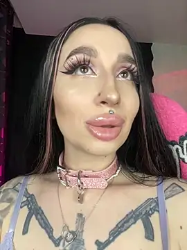 Molly  Moon online show from December 24, 2024, 8:44 am