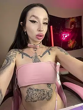 Molly  Moon online show from June 17, 2026, 2:58 am