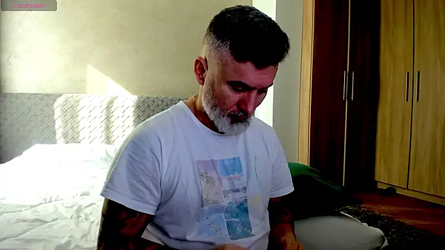 BlowMyXXL online show from February 26, 2025, 8:37 am