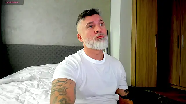 BlowMyXXL online show from February 27, 2025, 2:00 pm