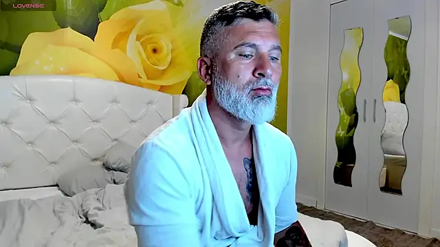 BlowMyXXL online show from November 5, 2025, 2:50 pm