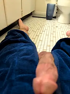 RandomGuy420lol online show from November 19, 2025, 8:25 am