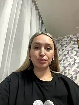 Snapshot of MerlinDave chatting on December 14, 2025, 1:44 am MerlinDave online show from December 14, 2025, 1:44 am