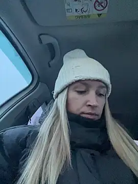 Snapshot of MerlinDave chatting on December 20, 2025, 2:40 am MerlinDave online show from December 20, 2025, 2:40 am