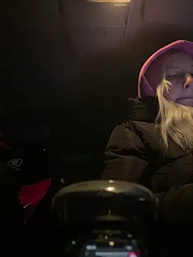 Snapshot of MerlinDave chatting on January 14, 2026, 1:11 am MerlinDave online show from January 14, 2026, 1:11 am