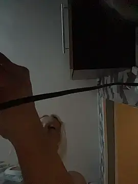 Snapshot of MerlinDave chatting on February 21, 2026, 1:39 am MerlinDave online show from February 21, 2026, 1:39 am