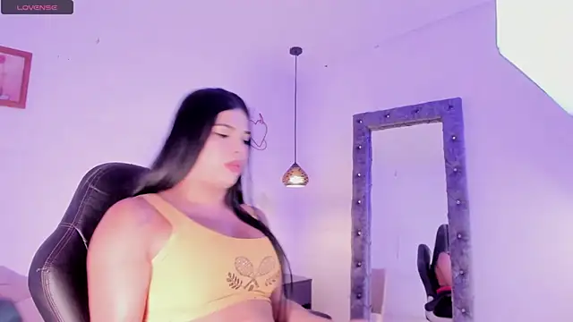 sarajhonson dl online show from April 7, 2026, 5:24 pm