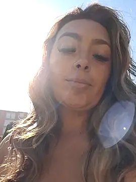 lauramcdowell1 online show from January 16, 2025, 1:58 pm