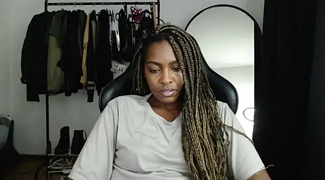 marisilva br online show from February 8, 2025, 11:45 pm