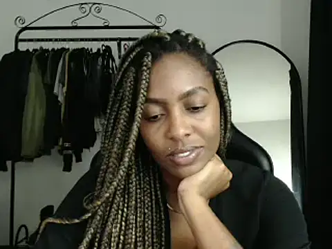 marisilva br online show from February 13, 2025, 10:54 pm